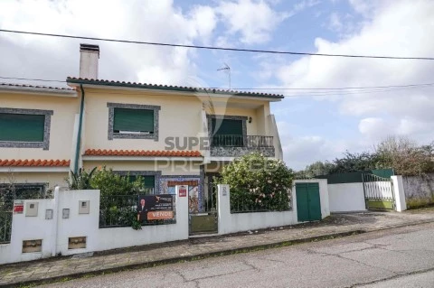 半独立式住房 4 卧室 在 Abrantes (São Vicente e São João) e Alferrarede, Abrantes