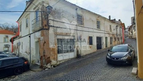 Prédio em Sé e São Lourenço, Portalegre