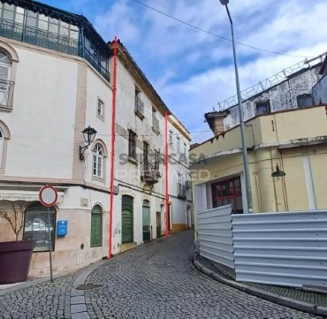 Prédio em Sé e São Lourenço, Portalegre