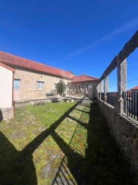 Maison 2 Chambres au Gralhas, Montalegre