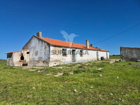 Corps de ferme de l'Alentejo au Porto Covo, Sines