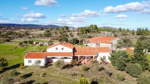 Finca ganadera 5 habitaciones en Coriscada, Meda