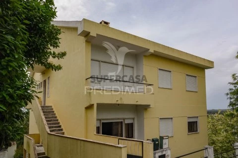 公寓 4 卧室 在 Abrantes (São Vicente e São João) e Alferrarede, Abrantes