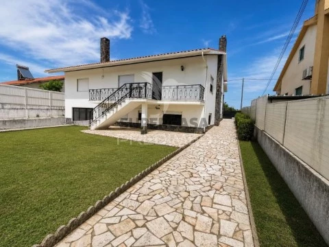 Haus 5 Zimmer auf São João Baptista e Santa Maria dos Olivais, Tomar