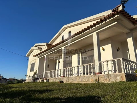 Moradia T3 em Achete, Azoia de Baixo e Póvoa de Santarém, Santarém