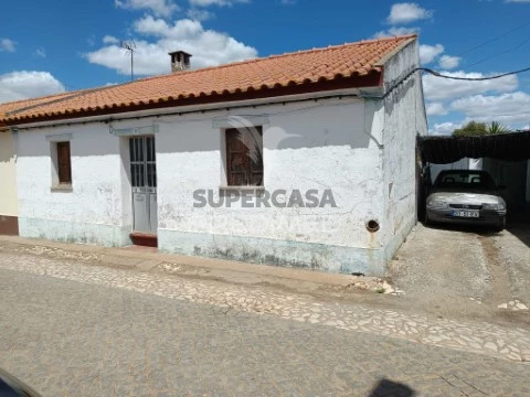 Apartamento T2 em Montoito, Redondo