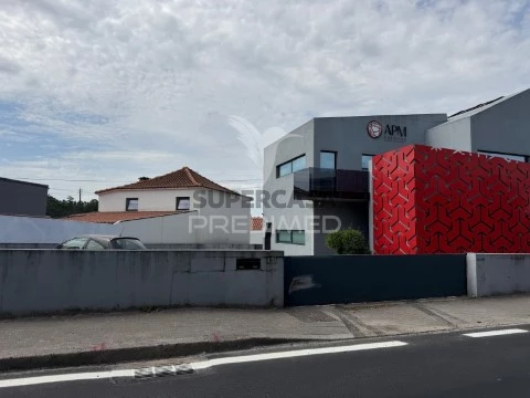 办公室 在 Bougado (São Martinho e Santiago), Trofa