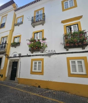Moradia T3 em Évora (São Mamede, Sé, São Pedro e Santo Antão), Évora