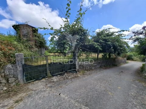 Terreno em Vade, Vila Verde