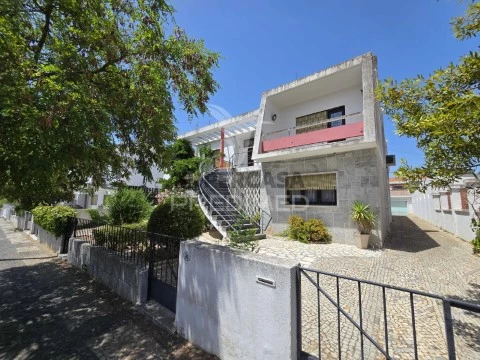 Andar de Moradia T6 em Santiago Maior e São João Baptista, Beja