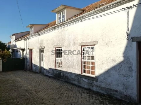Prédio em Gouveia (São Pedro e São Julião), Gouveia