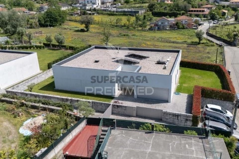 Moradia T4 em Este (São Pedro e São Mamede), Braga