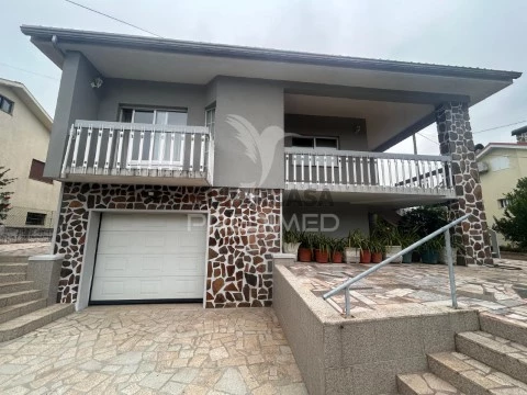 Andar de Moradia T3 em Soutelo, Vila Verde