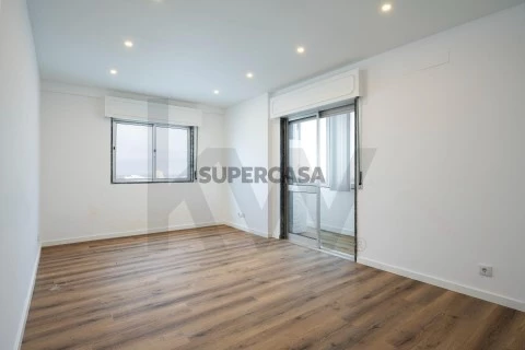 Apartamento T3 em Faro (Sé e São Pedro), Faro