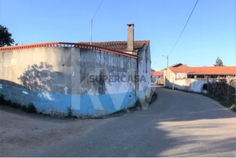 Moradia T2 em Semide e Rio Vide, Miranda do Corvo