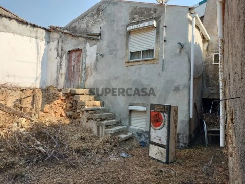 Prédio em Eiras e São Paulo de Frades, Coimbra
