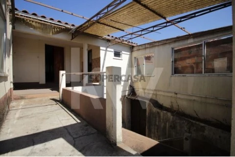 Moradia T4 em Semide e Rio Vide, Miranda do Corvo
