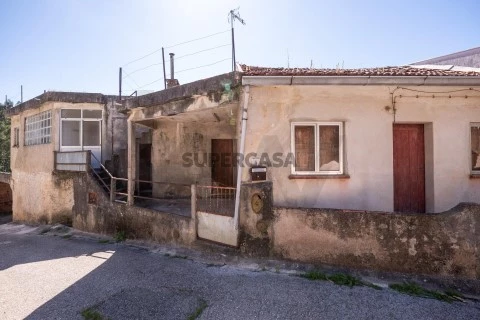 Moradia T4 em Figueira de Lorvão, Penacova
