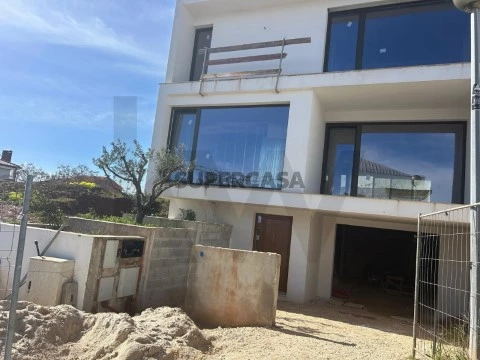Moradia T4 em Cadaval e Pêro Moniz, Cadaval
