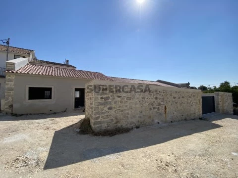 Moradia T3 em construção - Batalha - Exterior