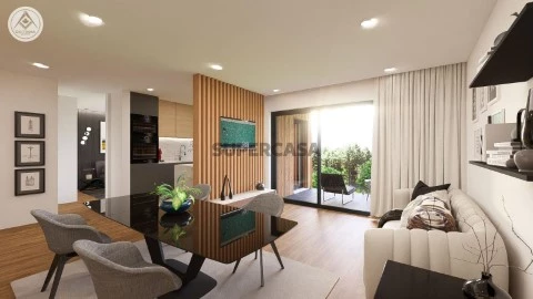 Luxuoso Apartamento T2 com terraço privativo, piscina comum e estacionamento, em Olhão