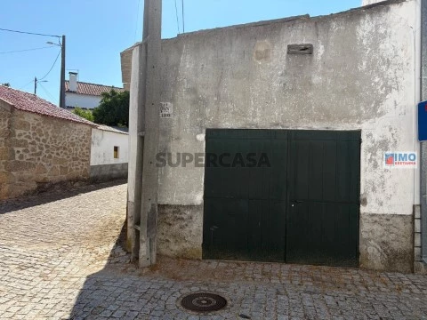 Garagem em Póvoa de Rio de Moinhos e Cafede, Castelo Branco