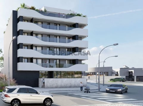 Loja Comercial na Trofa - Espaço Amplo para Restauração ou Panificação
