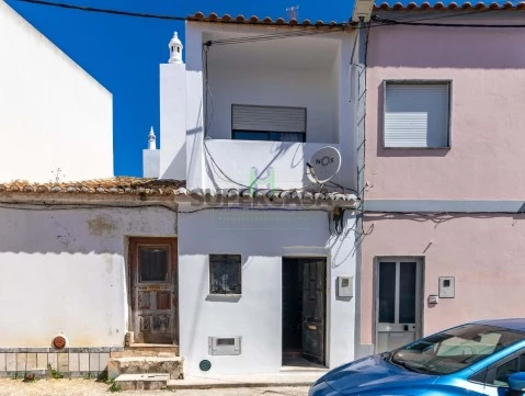 Moradia T3 Triplex em Bensafrim, Lagos