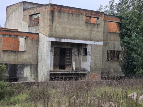 Prédio em CM1642, Castanheira do Vouga, Águeda