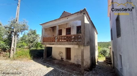 Moradia T4 em Álvaro, Oleiros