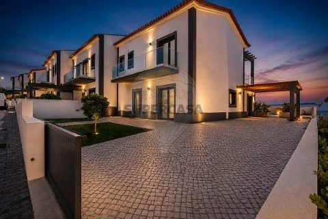 Moradia T4 em Atouguia da Baleia, Peniche