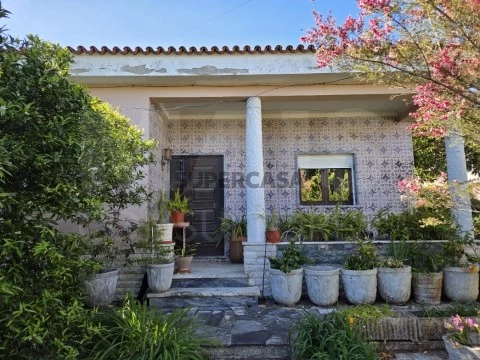 Moradia T3 em Moitas Venda, Alcanena