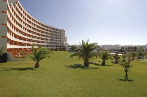 Gebouw Op Albufeira e Olhos de Água, Albufeira
