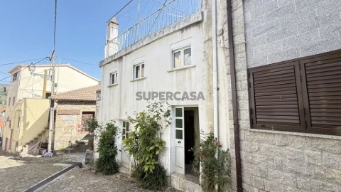 Moradia T3 em Cortes do Meio, Covilhã