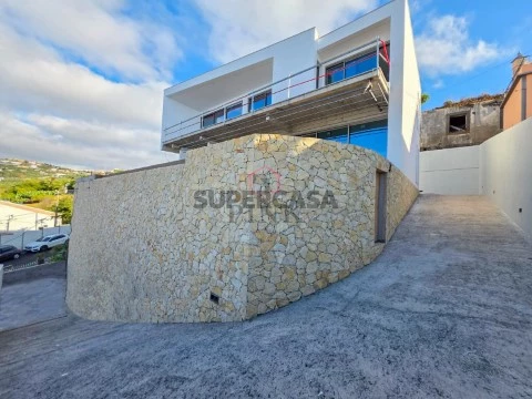 Moradia T4 em São Pedro, Funchal