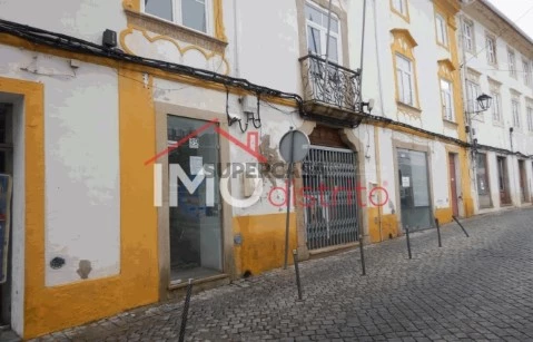Prédio em Sé e São Lourenço, Portalegre