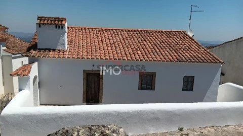 Moradia T3 em Santa Maria de Marvão, Marvão