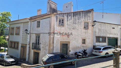 Moradia T3 em Santa Maria da Devesa, Castelo de Vide