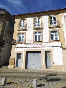 Prédio em Sé e São Lourenço, Portalegre
