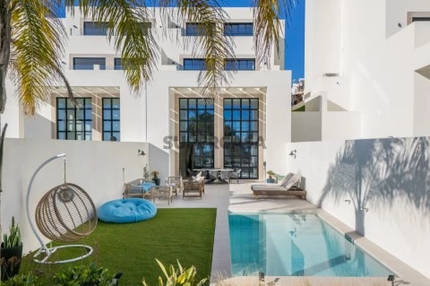 Villa T4 em Estrada dos Gorjões, Santa Bárbara de Nexe, Faro