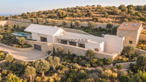 Ready to Build: Projeto aprovado - vistas para o oceano nas colinas de Loulé