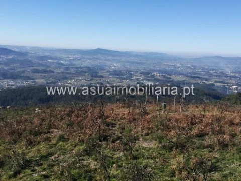 Terreno en Caires, Amares