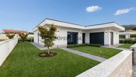 Moradia T3 em Ferreiros, Prozelo e Besteiros, Amares