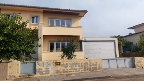 Moradia T3 em Amares e Figueiredo, Amares