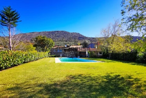 1 - Quinta em pedra com cerca de 700 m2, Alojamento local e Eventos