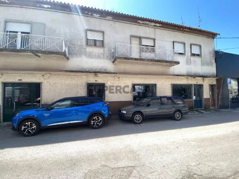 Comércio Rés-do-Chão na Rua da Esperança, Avelar, Ansião