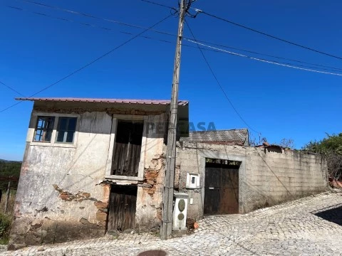 Casa de Campo T4 em Campelo, Figueiró dos Vinhos