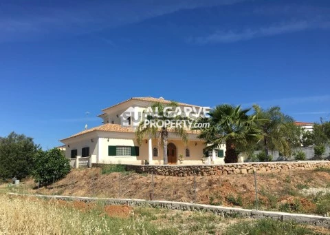 Moradia T6 em Tôr, Loulé