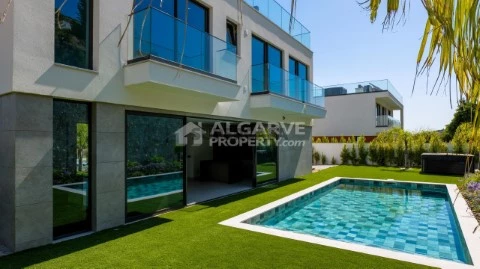 Moradia T4 em Albufeira e Olhos de Água, Albufeira