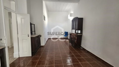 Moradia T4 em Santiago Maior e São João Baptista, Beja